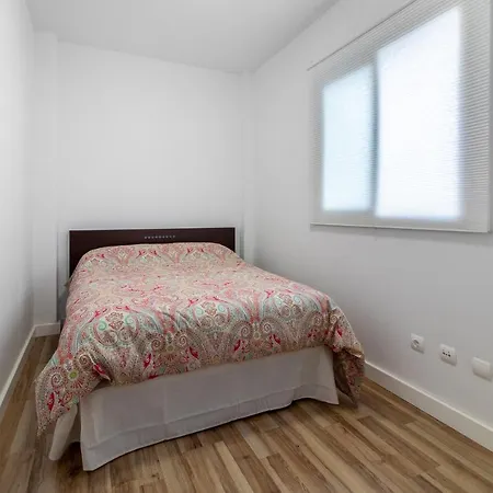 아파트 Flatguest Almansa * 3bdr * Parking * Wifi *
