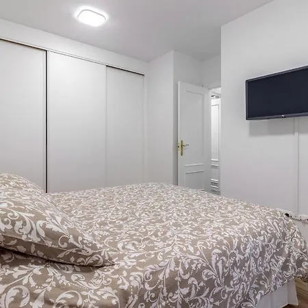 Flatguest Almansa * 3bdr * Parking * Wifi * 라스팔마스